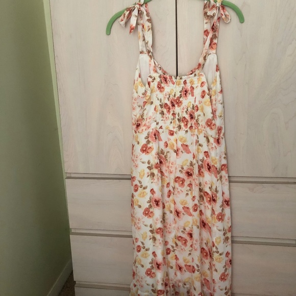 Sale! New Abercrombie & Fitch White Floral Sleeveless Tie Strap Dress - Picture 2 of 3